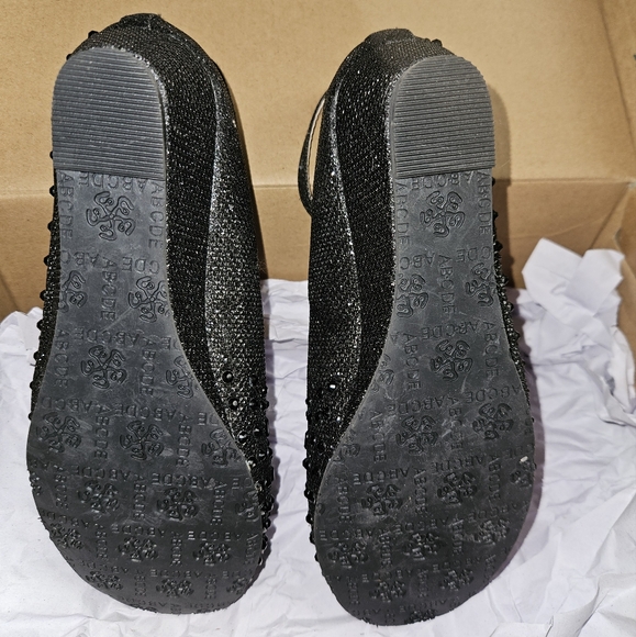 Girls black small heels - Picture 6 of 7